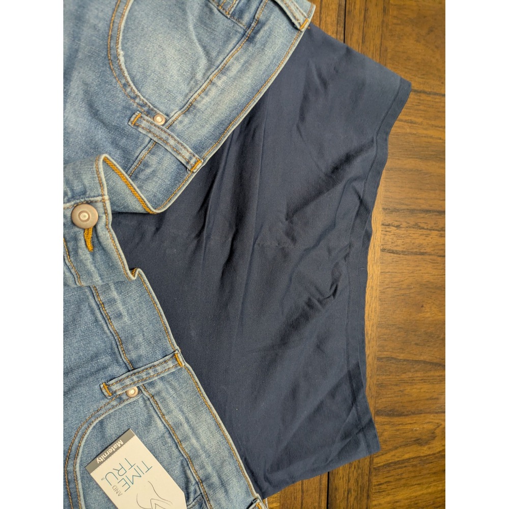 Time and Tru Maternity Straight Leg Jeans Light Wash Blue Size XXL 20 NWT - Picture 3 of 7